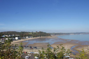 Beach house with sea views over Saundersfoot Bay